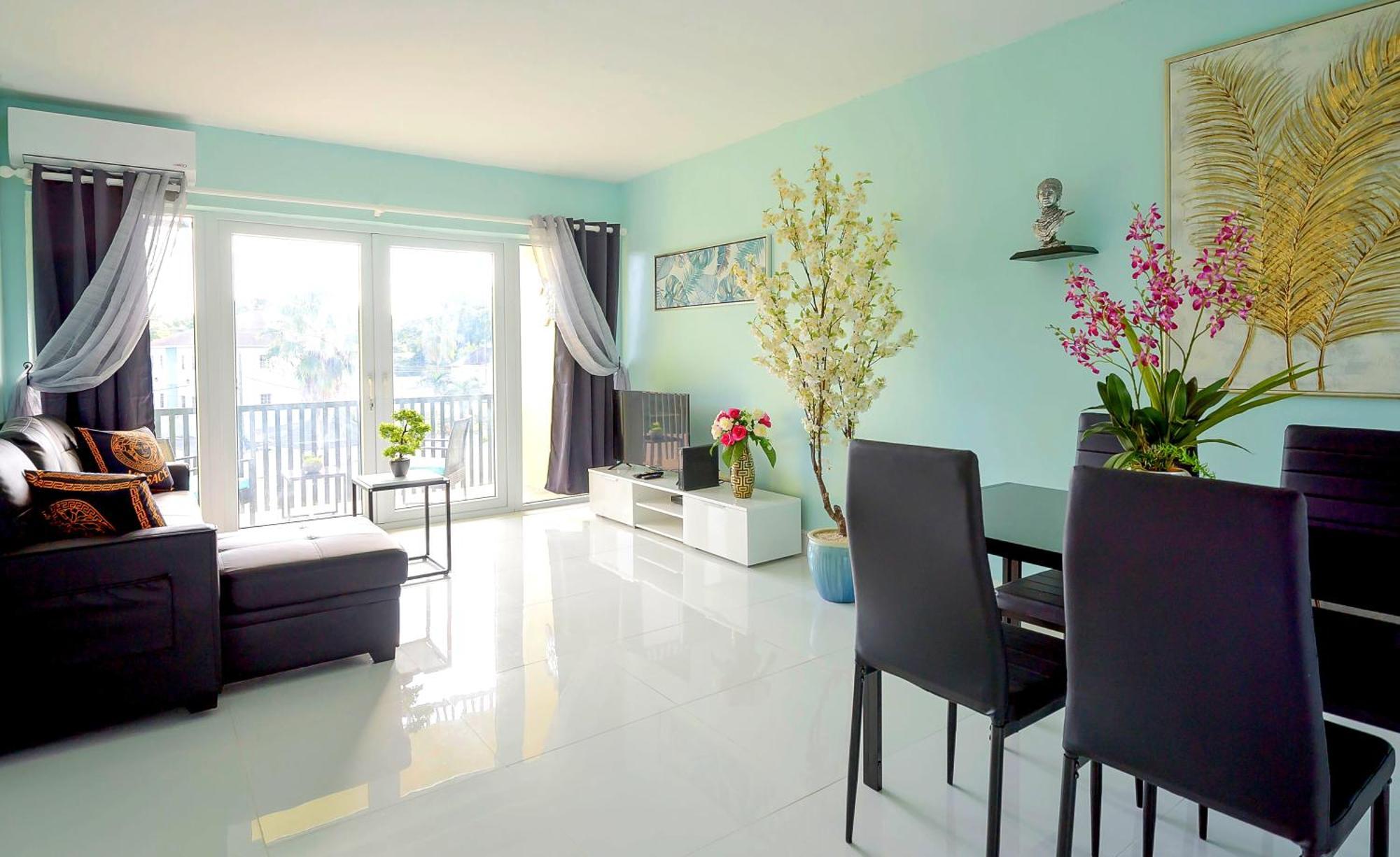 Apartment In Downtown At The Beach 나사우 외부 사진