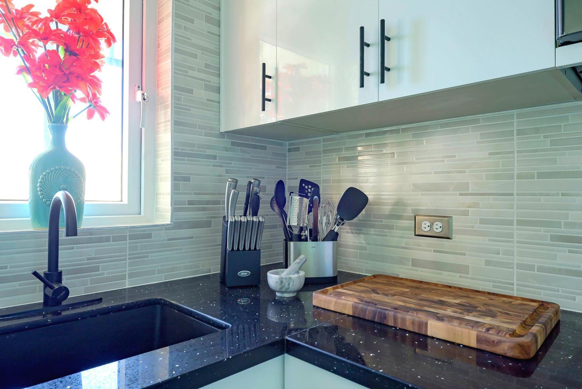 Apartment In Downtown At The Beach 나사우 외부 사진