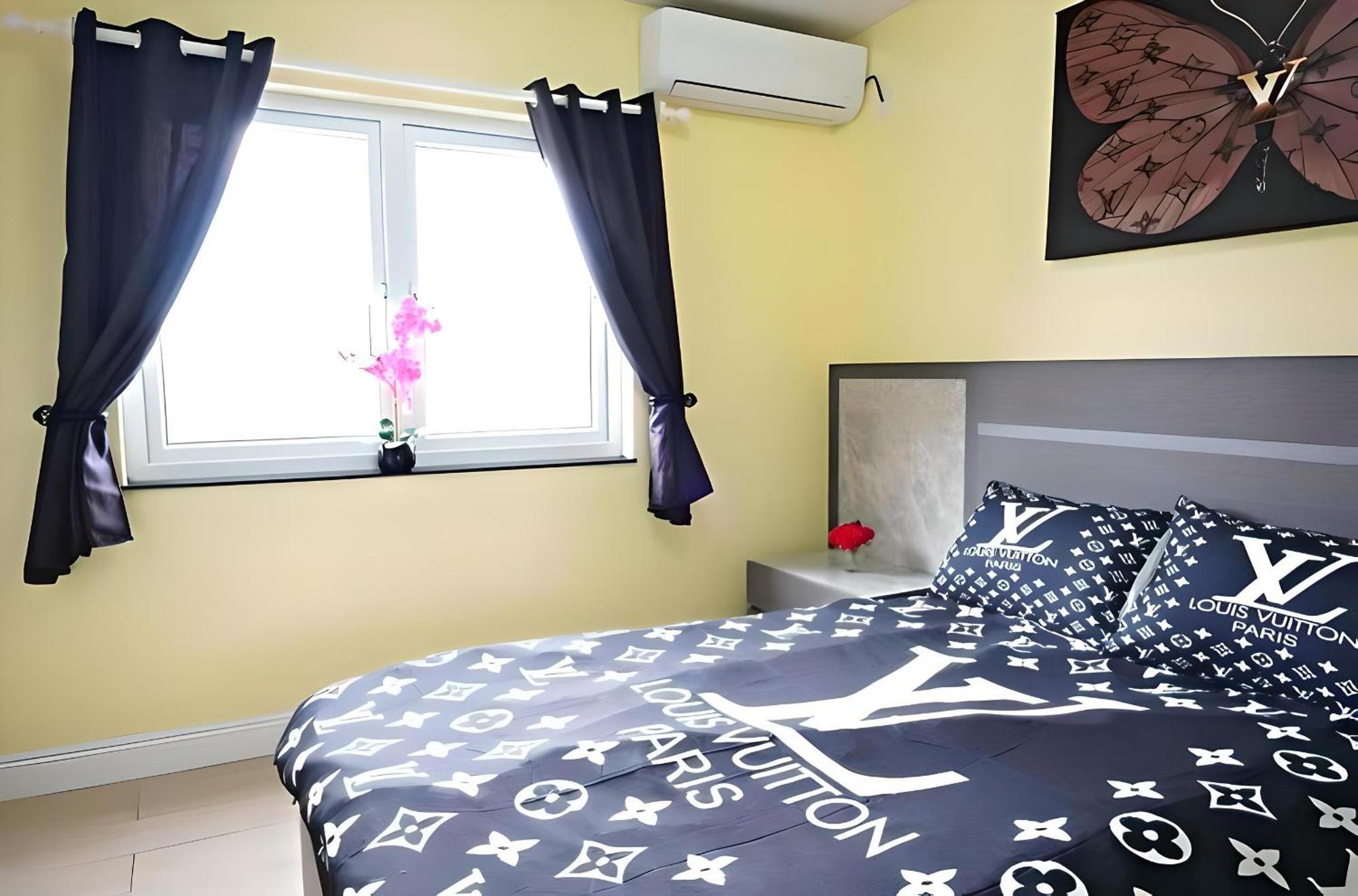 Apartment In Downtown At The Beach 나사우 외부 사진