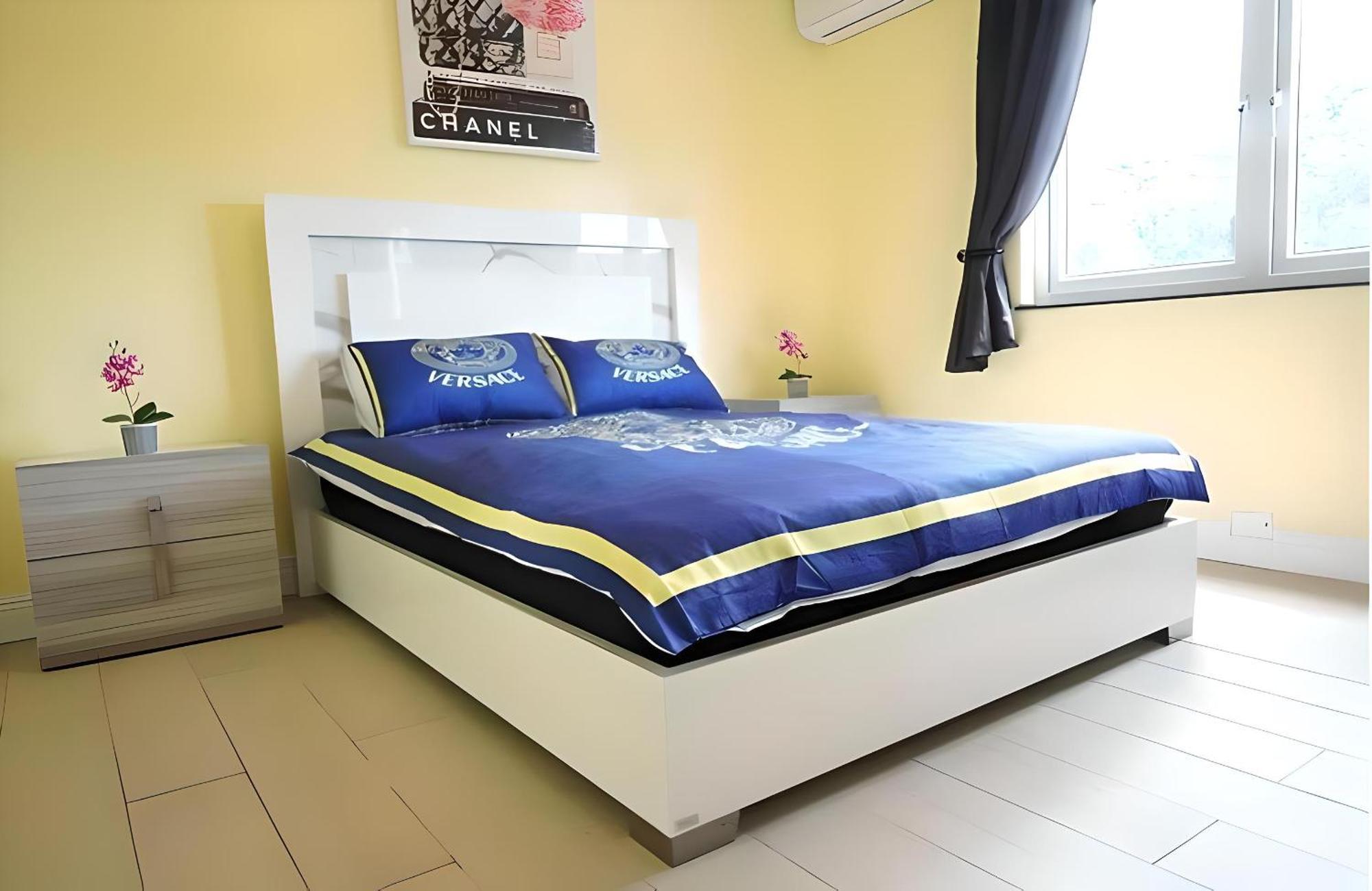Apartment In Downtown At The Beach 나사우 외부 사진
