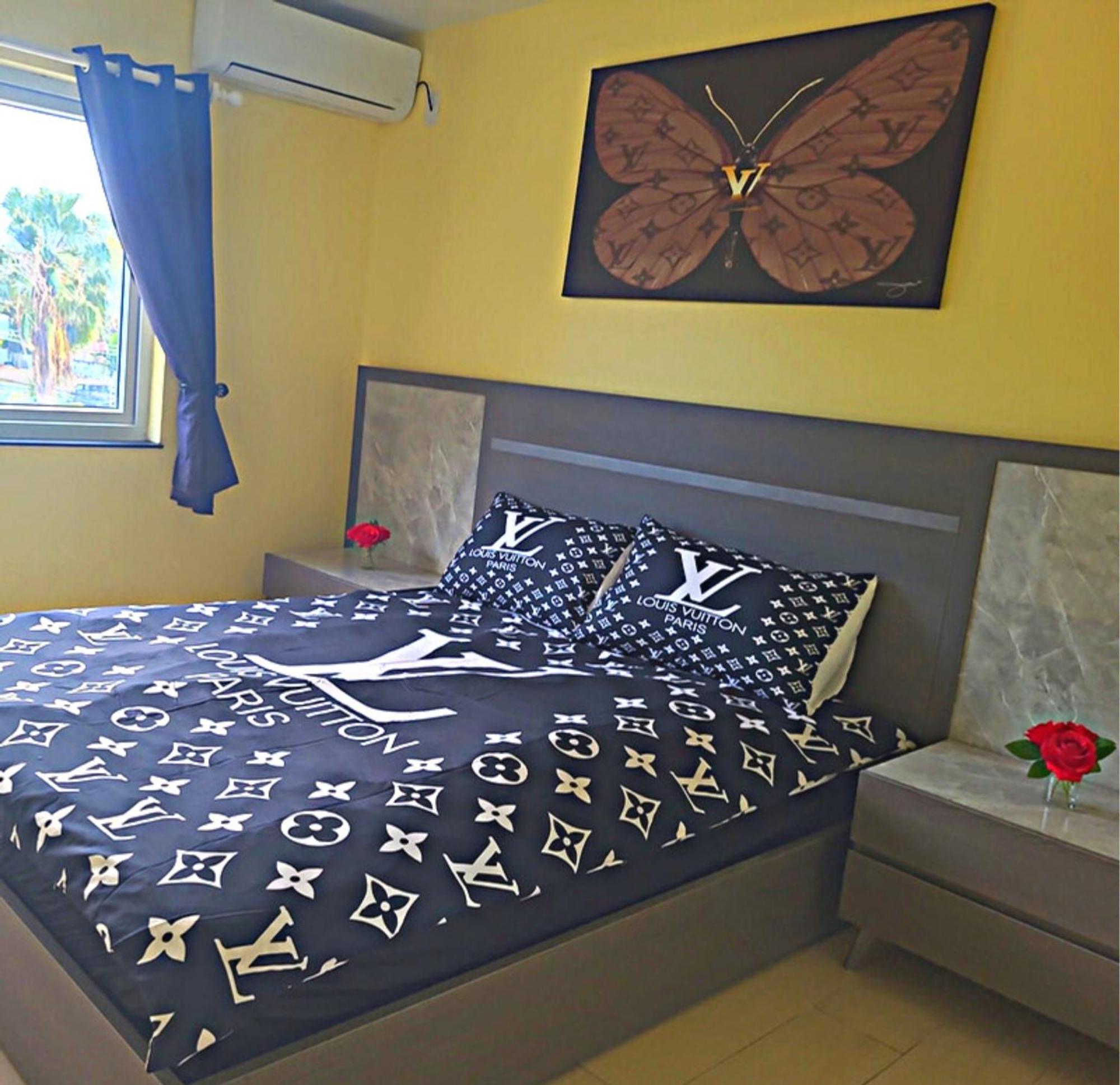 Apartment In Downtown At The Beach 나사우 외부 사진